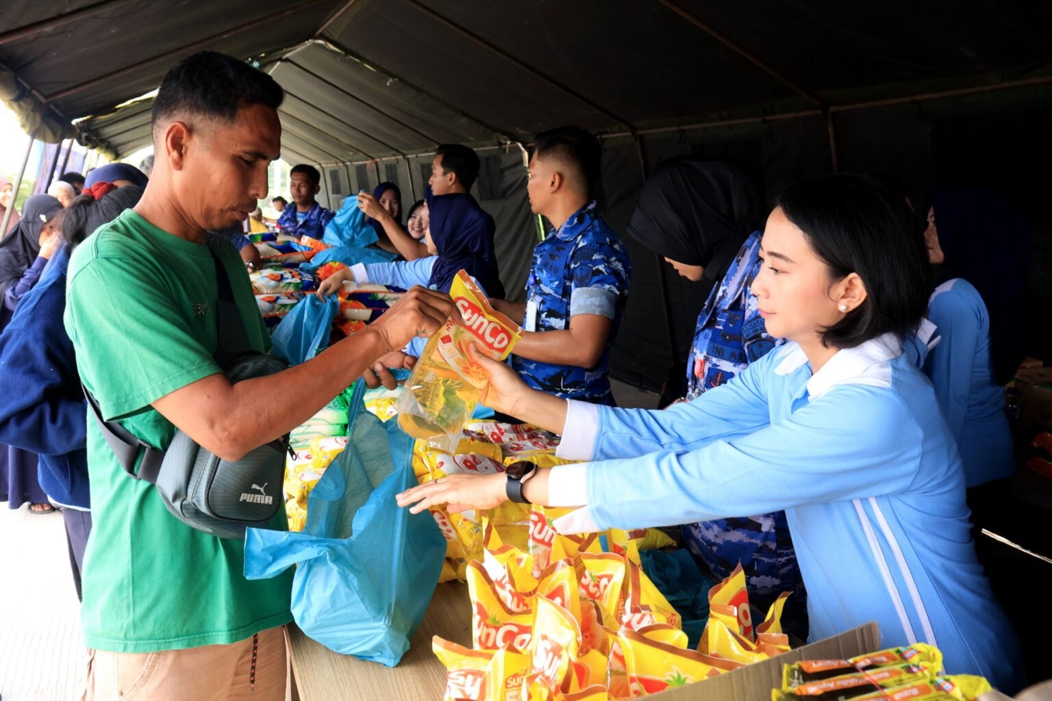 Peringati Hari Bakti TNI AU ke-79, Lanud Hang Nadim Gelar Bazar Murah dan Cek Kesehatan Gratis