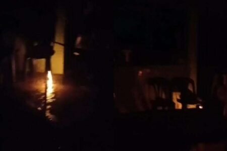 Screenshot (tangkapan layar) rekaman video kejadian pembakaran warung di Jalan Daeng Kamboja Tanjungpinang diperoleh media ini.