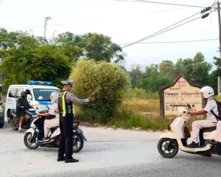Cegah Laka Lantas di Titik Rawan, Satlantas Polres Karimun Turun Jalan Edukasi Pengendara