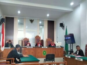 Persidangan dengan agenda pembacaan tuntutan Tiga terdakwa Kurir napi Lapas Narkotika Tanjungpinang dibacakan secara virtual di PN Tanjungpinang, Kamis (27/08/2028)