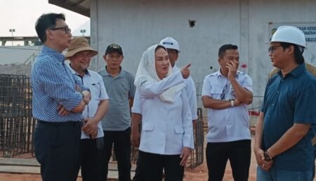 Wamenlu Oegro dan Bupati Cen Kompak Dorong Pemberdayaan Kontraktor dan Tenaga Kerja Lokal pada Proyek Nasiona